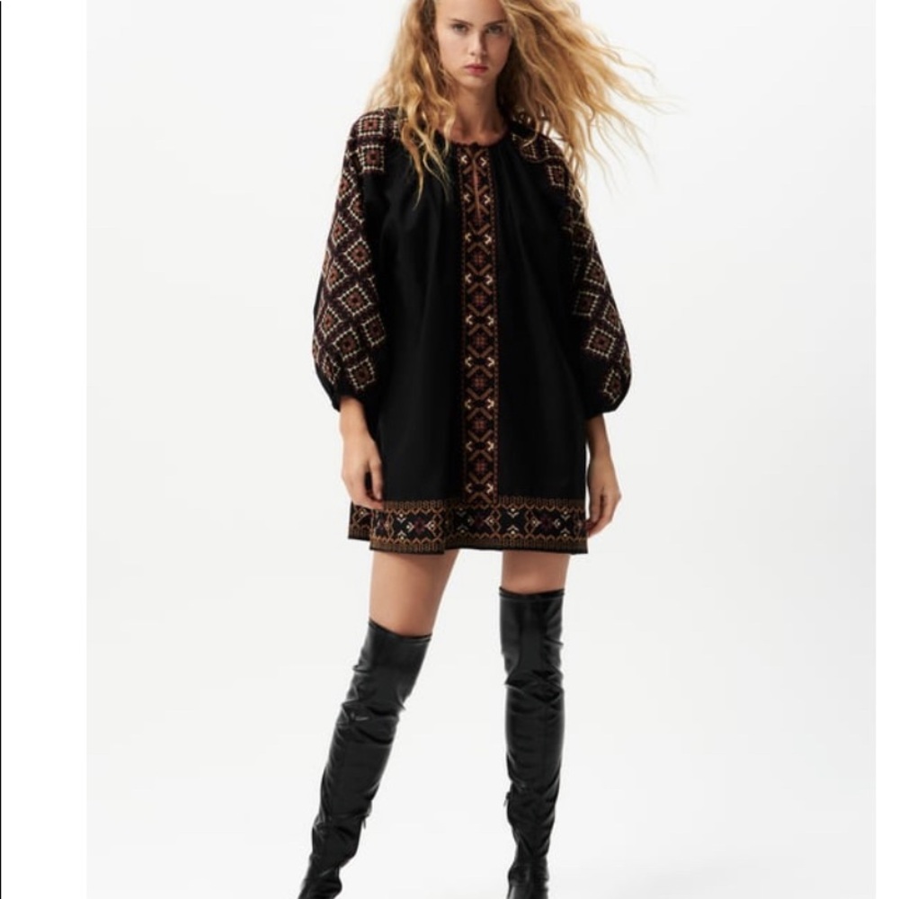 Short embroidered dress NWT Zara